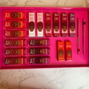 Juvias’ Place Reds and Berries Collection